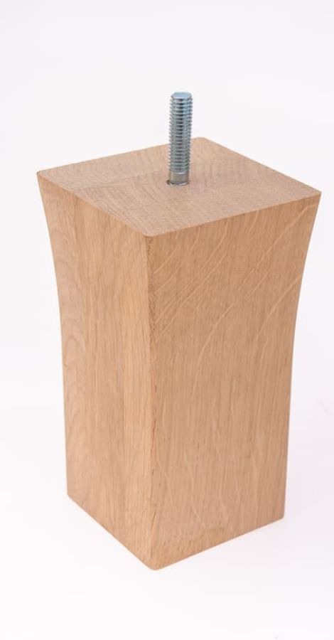 trójkątna bryła z drewna