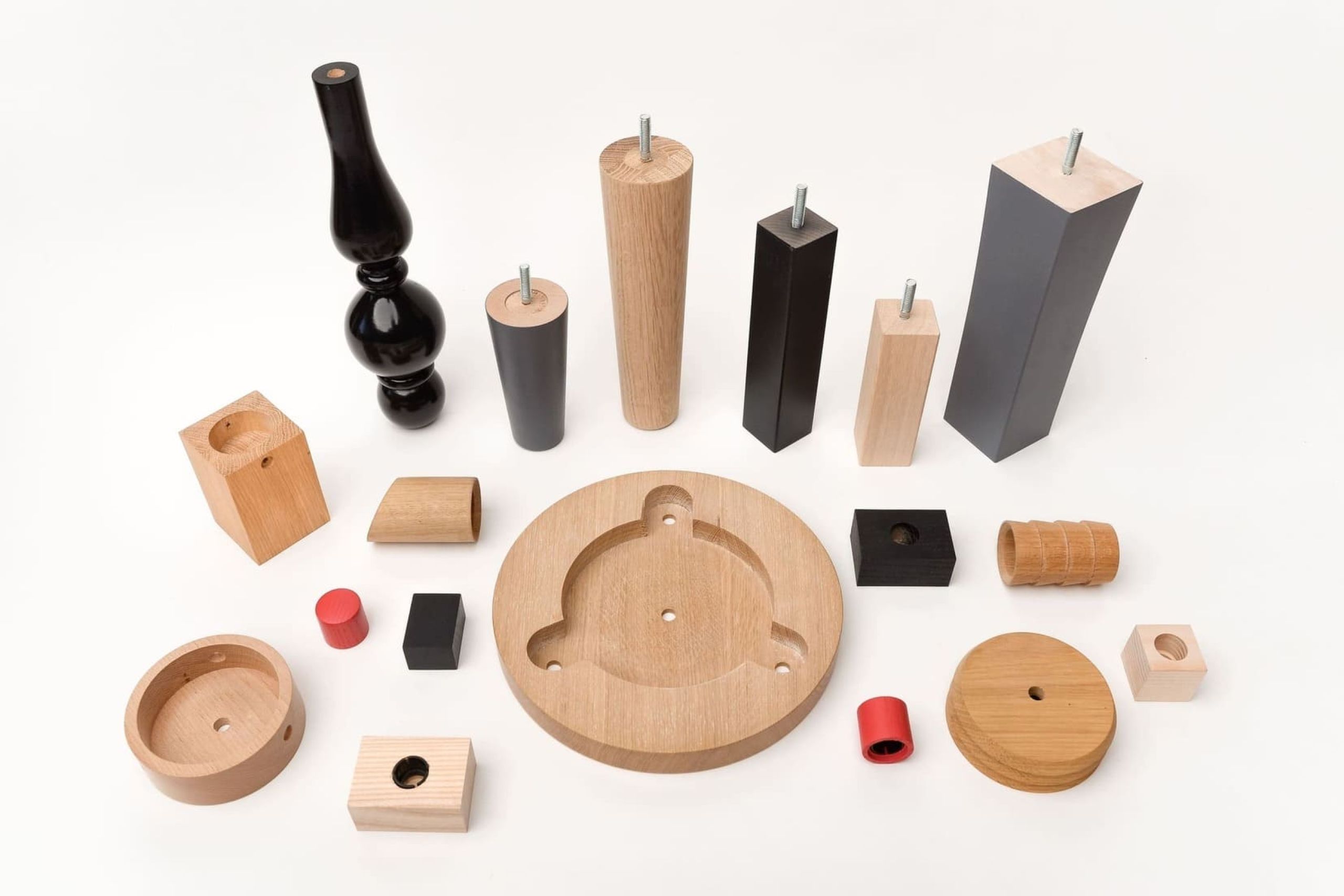 różne rzeczy wykonane z drewna